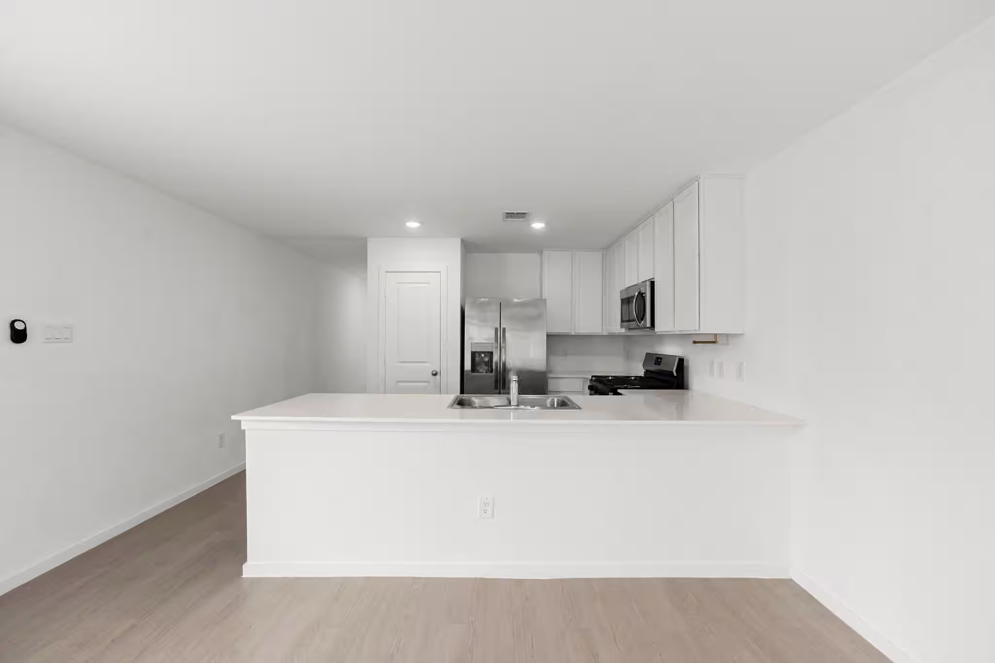 Photo 5 of 252 Houston Avenue, Angleton, TX
