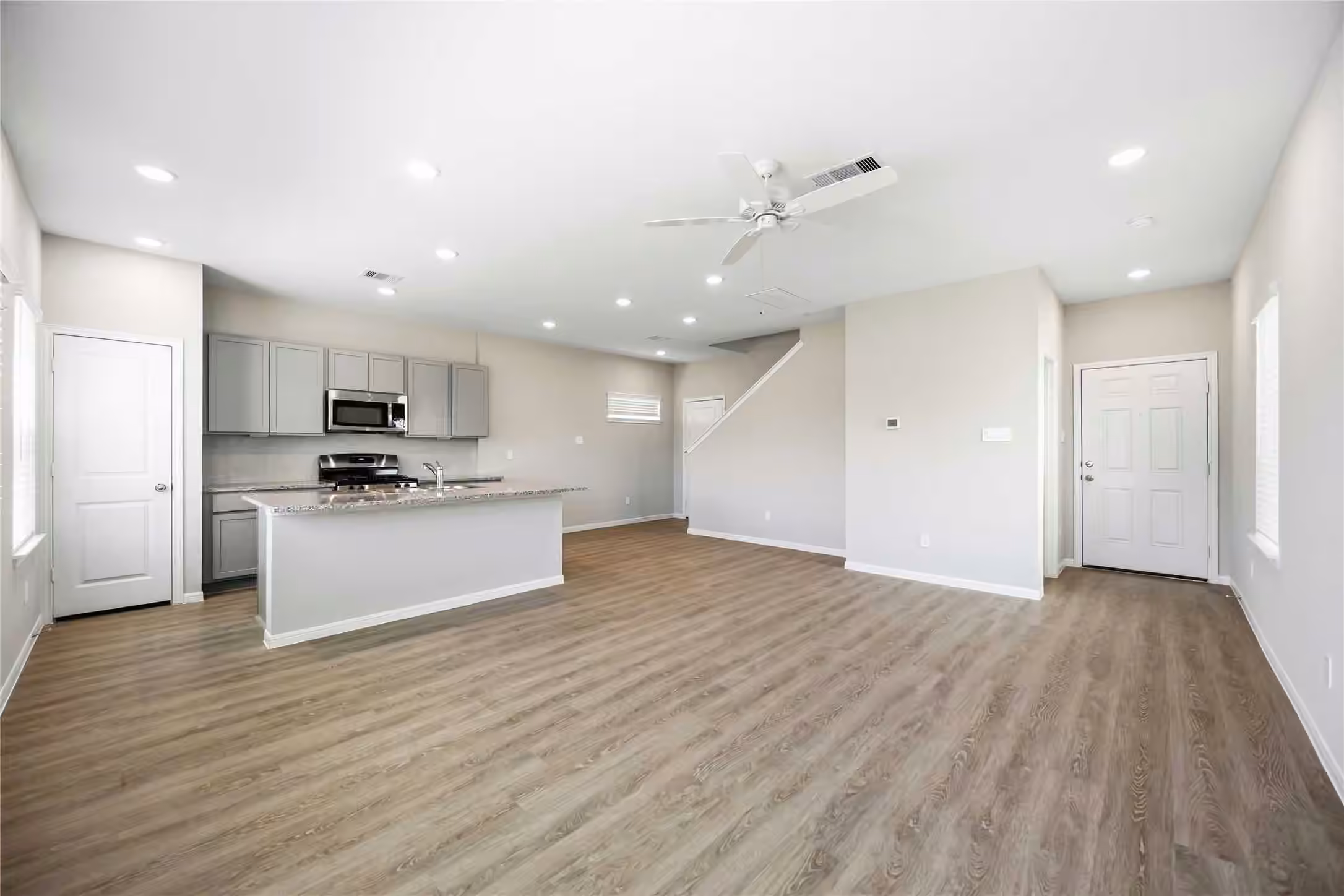 Photo 4 of 3207 Bayou Garden Trail, Houston, TX