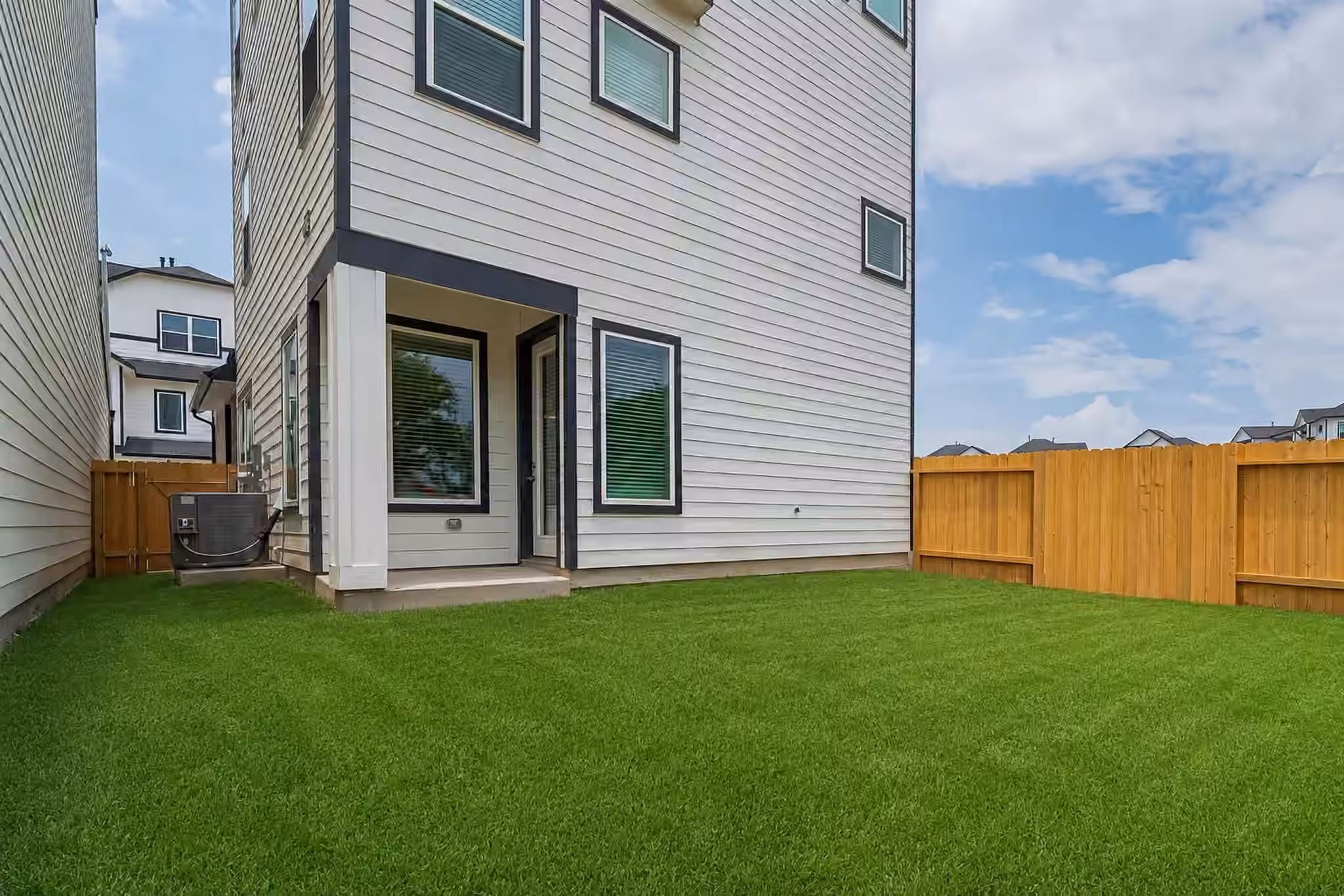 Photo 3 of 8925 Grovner Place, Houston, TX