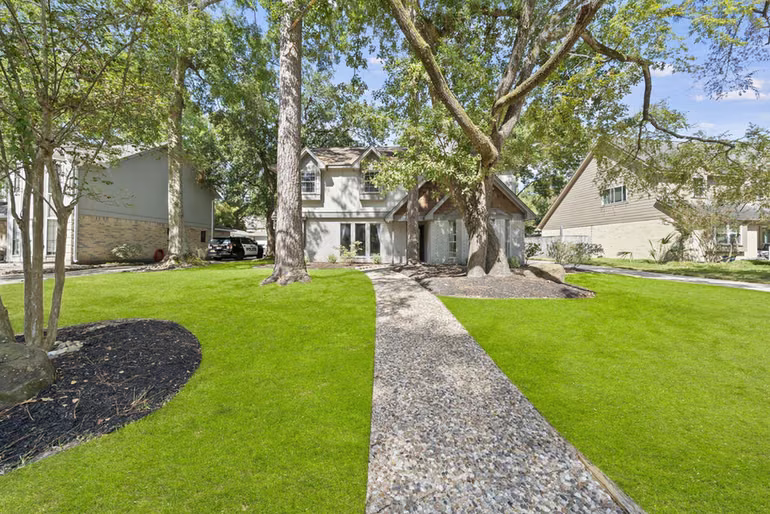Photo 3 of 3319 Three Pines Drive, Houston, TX