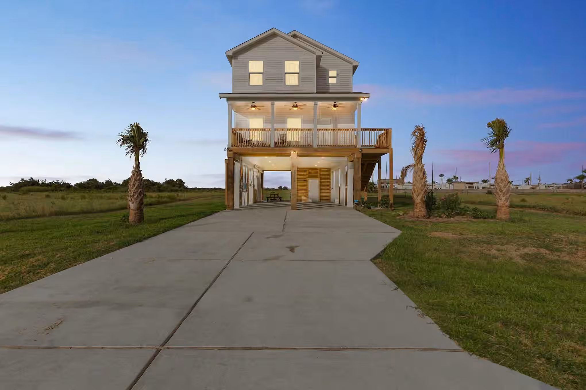 Photo of 18103 Shaman Drive, Galveston, TX