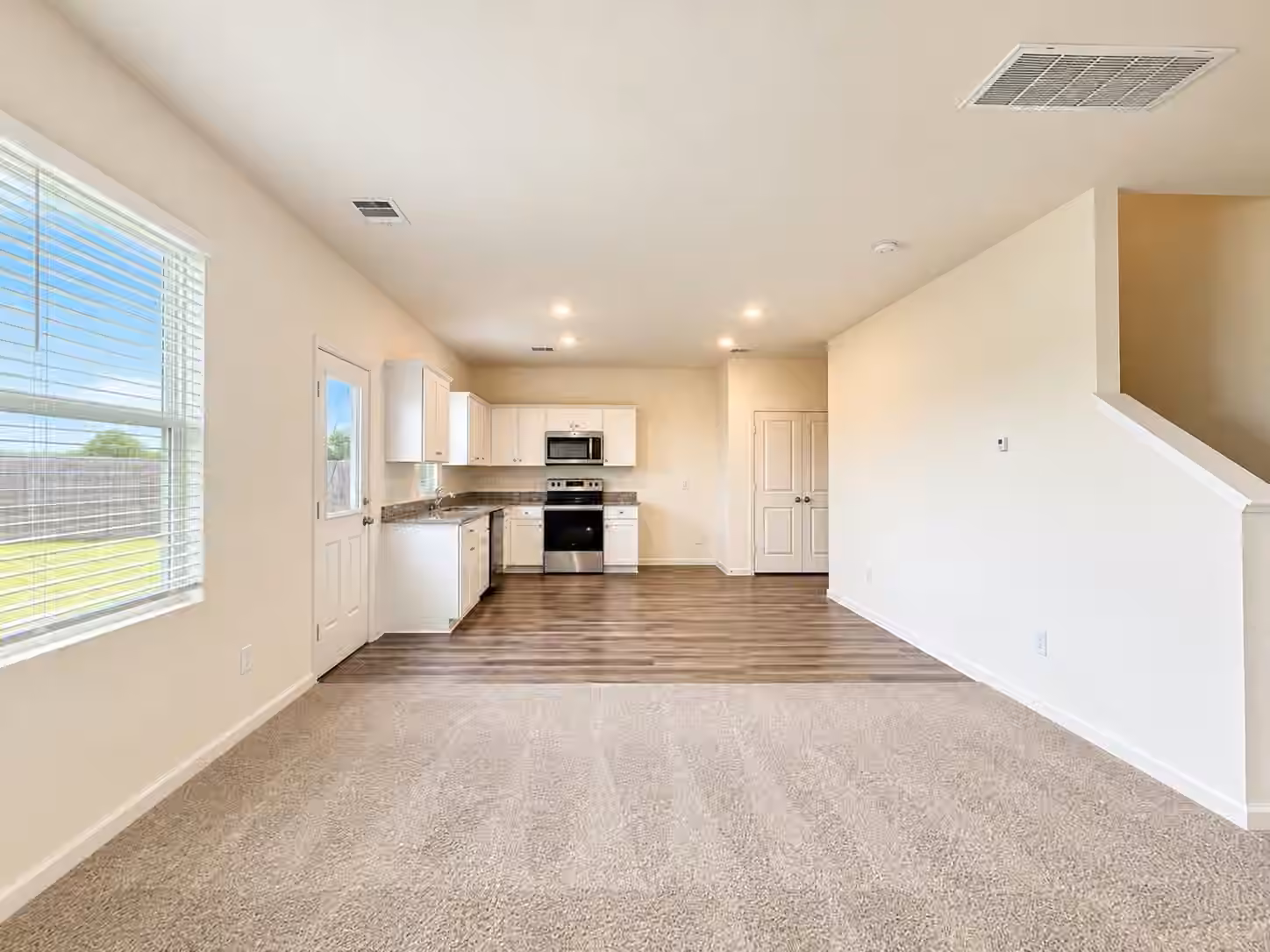 Photo 5 of 10166 Red Orchid Drive, Houston, TX
