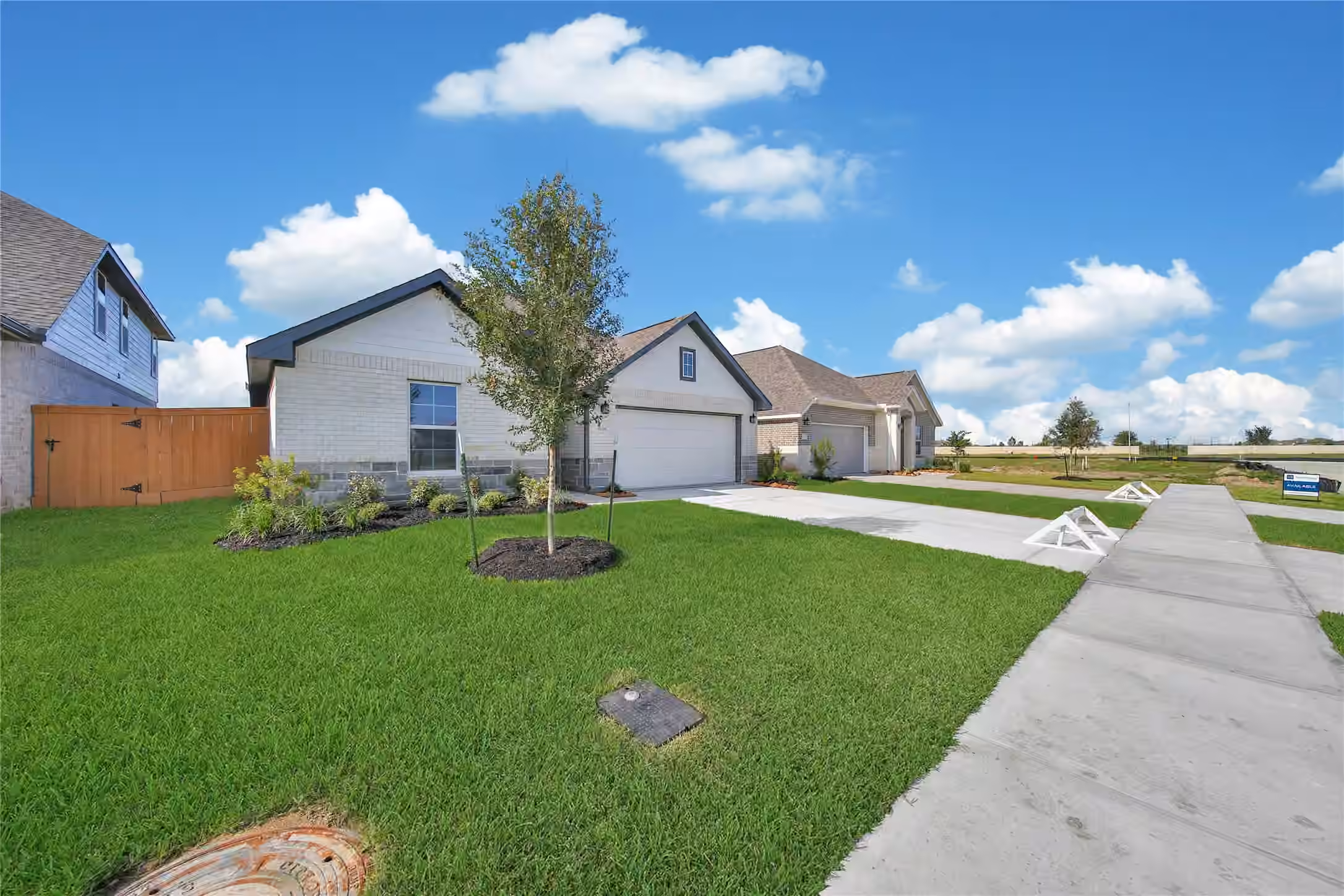 Photo 2 of 1828 Rory Christine Drive, Rosharon, TX