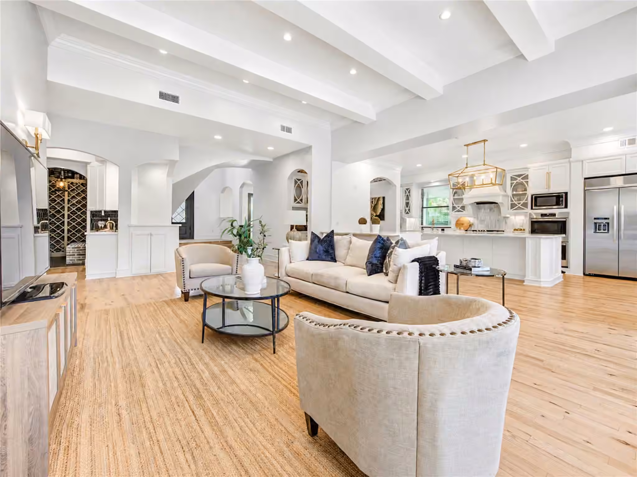 Photo 5 of 806 Herdsman Drive, Houston, TX
