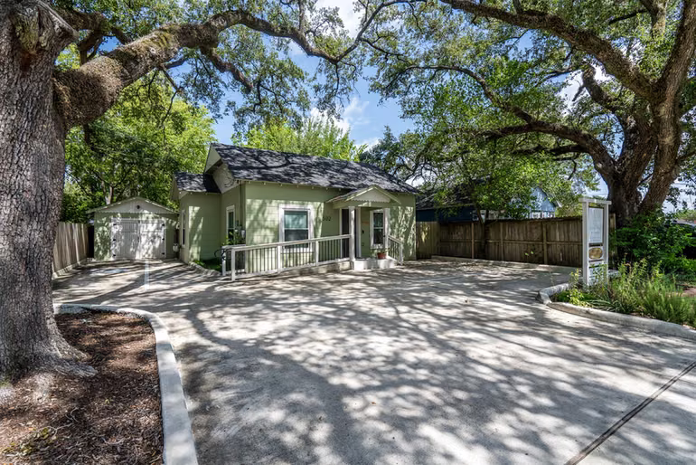 Photo 5 of 502 Malone Street, Tomball, TX