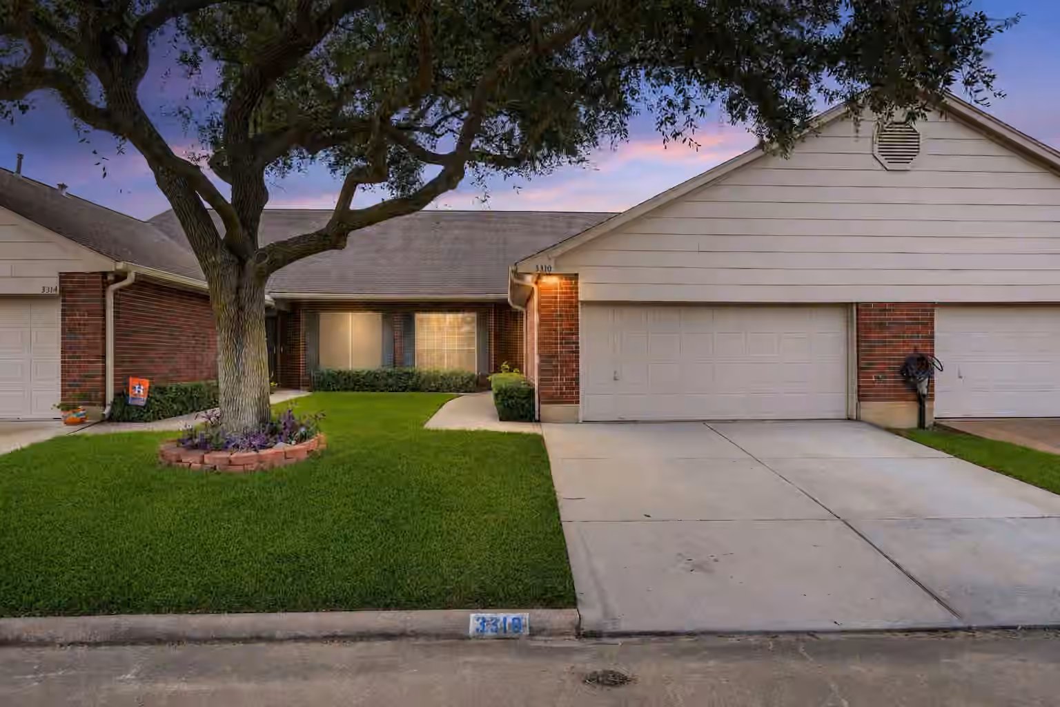 Photo of 3310 Country Meadows Court, Pearland, TX 77584