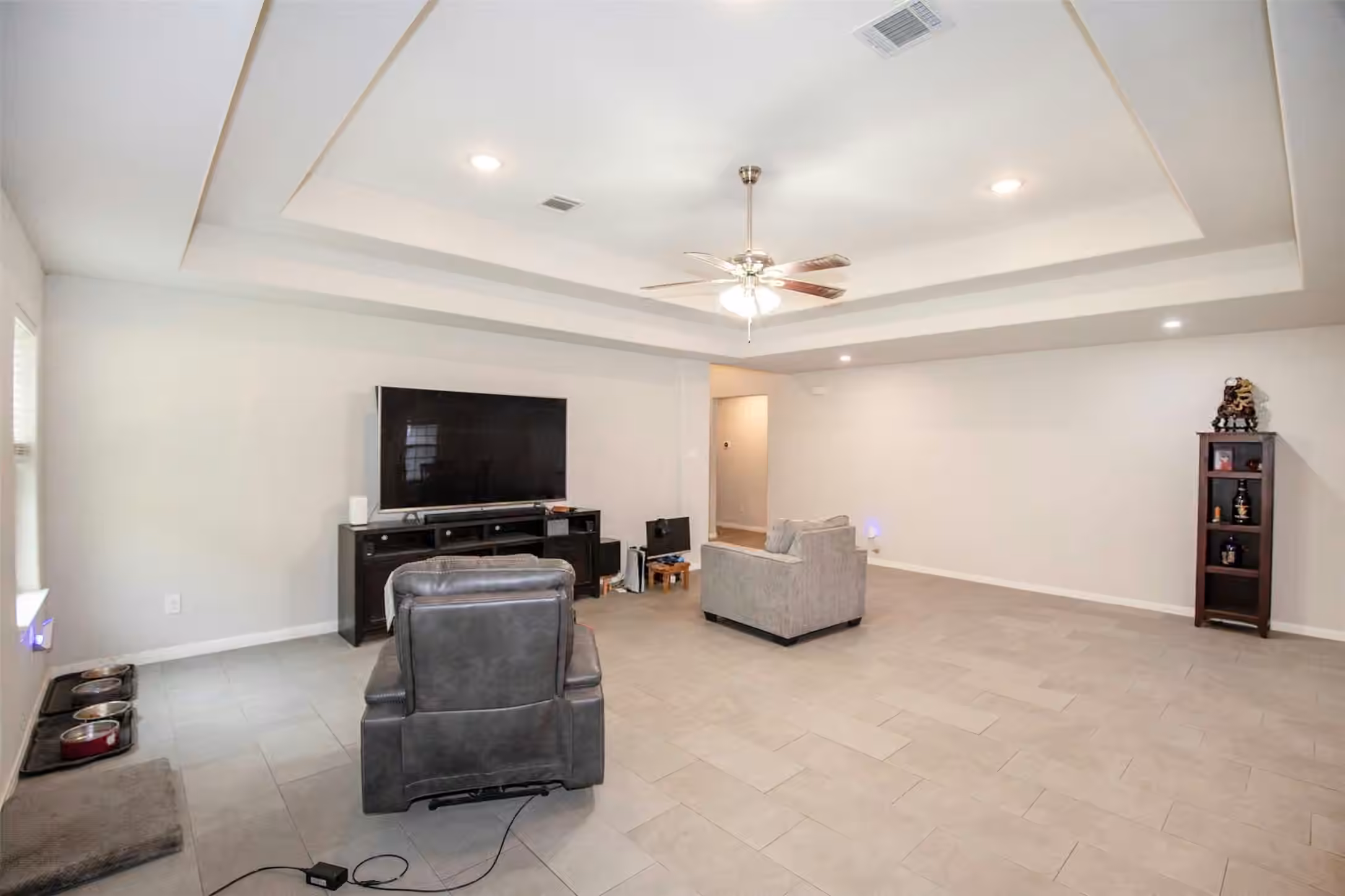 Photo 6 of 526 N 2nd Street, La Porte, TX