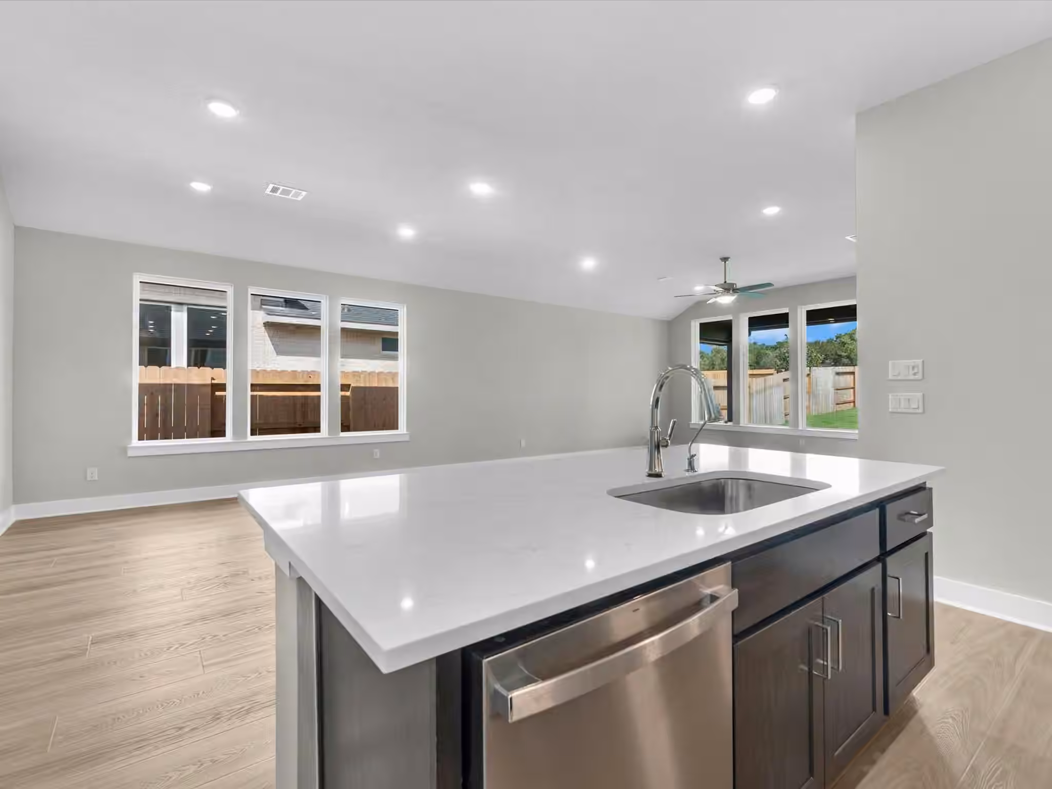 Photo 4 of 14908 Clover Meadow Lane, Montgomery, TX