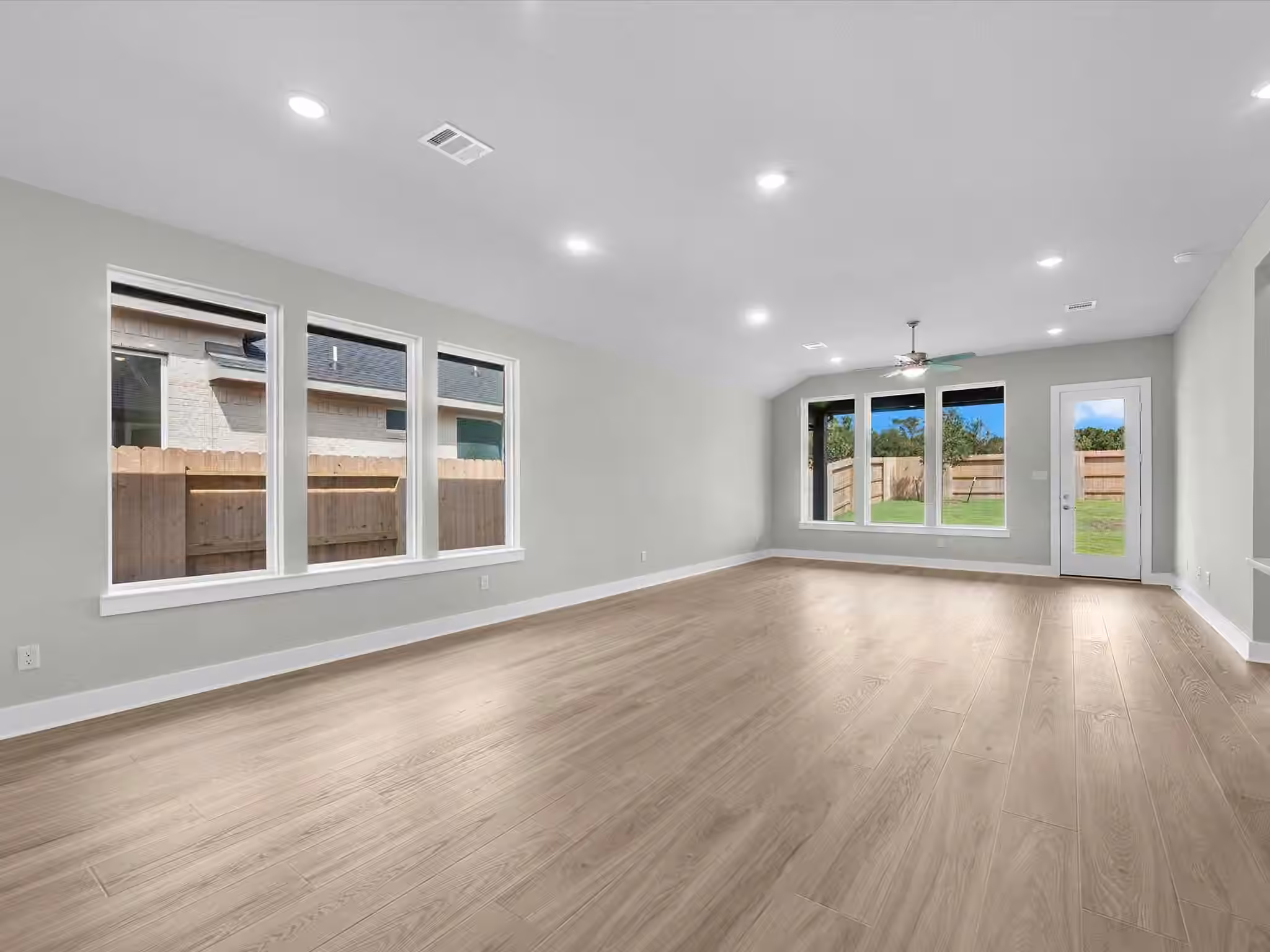 Photo 7 of 14908 Clover Meadow Lane, Montgomery, TX