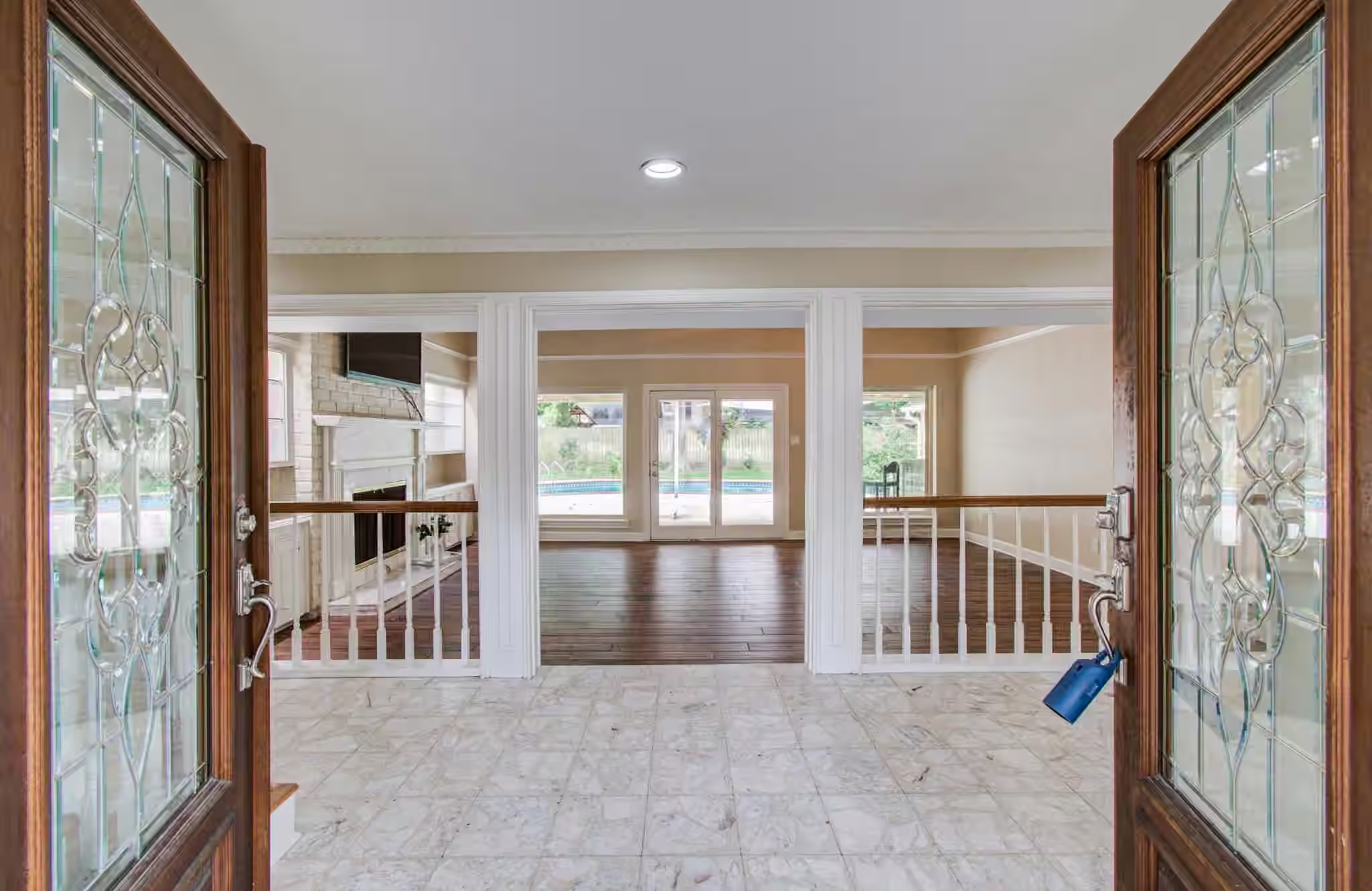 Photo 2 of 10523 Fawnview Drive, Houston, TX