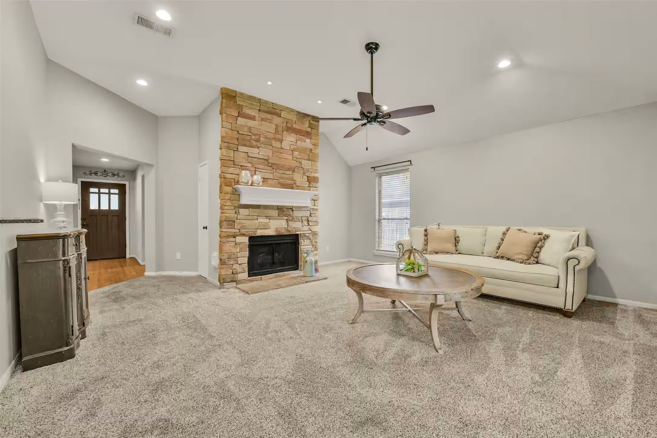 Photo 3 of 2910 Queen Victoria Street, Pearland, TX