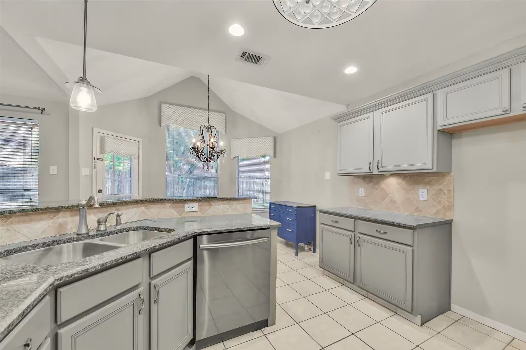 Photo 6 of 2910 Queen Victoria Street, Pearland, TX