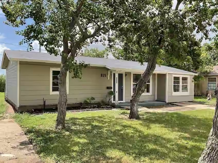 Photo of 815 W 12th Street, Freeport, TX 77541