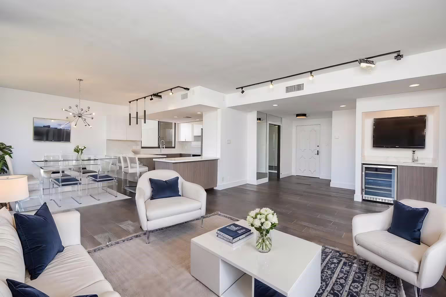 Photo of 49 Briar Hollow Lane 406, Houston, TX