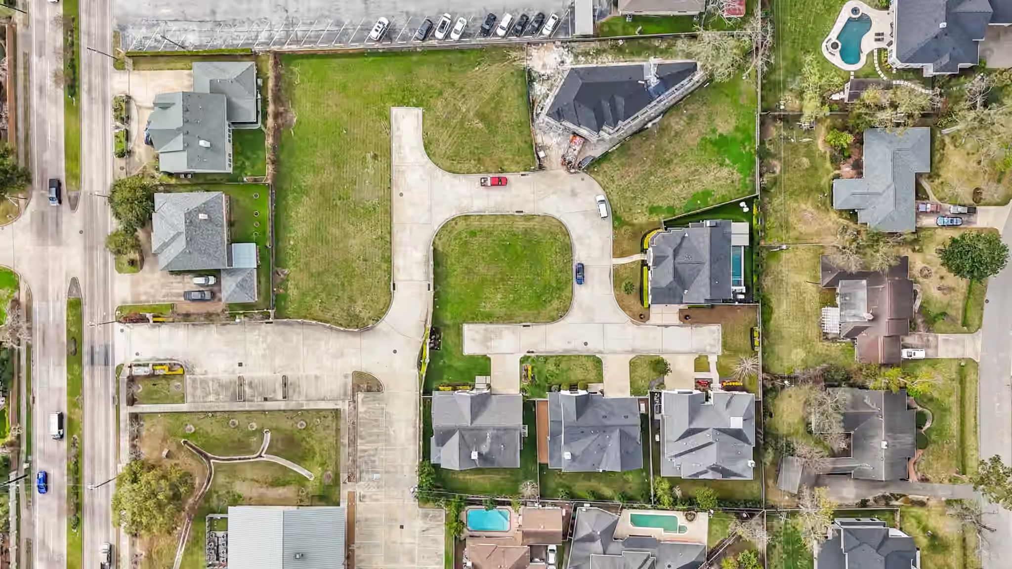 Photo 6 of 7907 S Villa Circle, Hilshire Village, TX