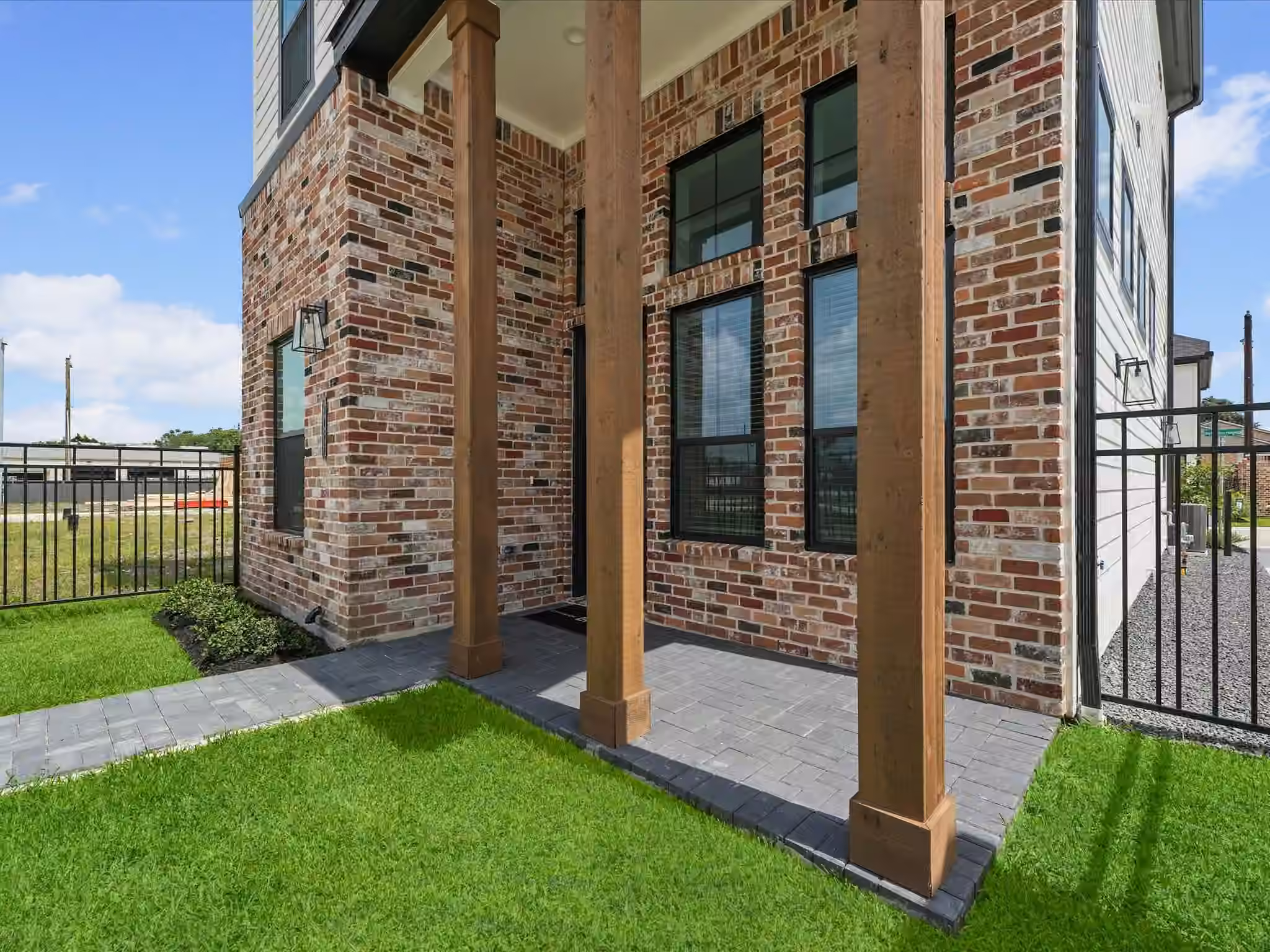 Photo 5 of 9214 Fort George Street, Houston, TX