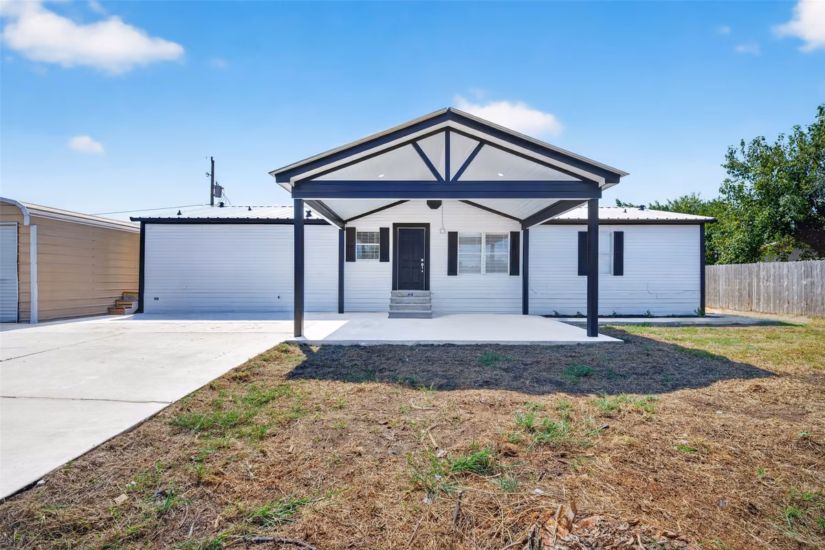 Photo of 2426 N Battlebell Road, Highlands, TX 77562