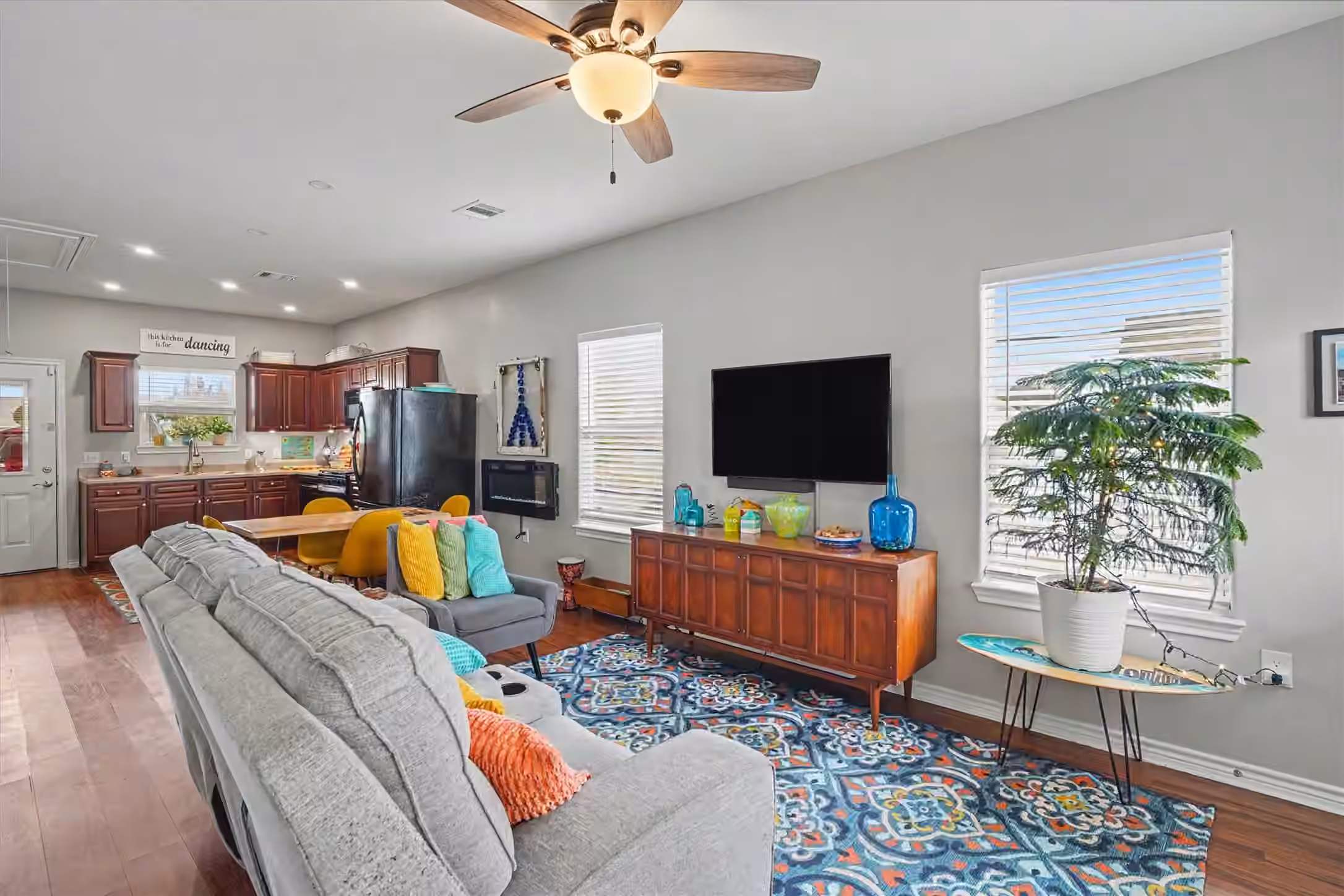 Photo 4 of 710 35th Street, Galveston, TX