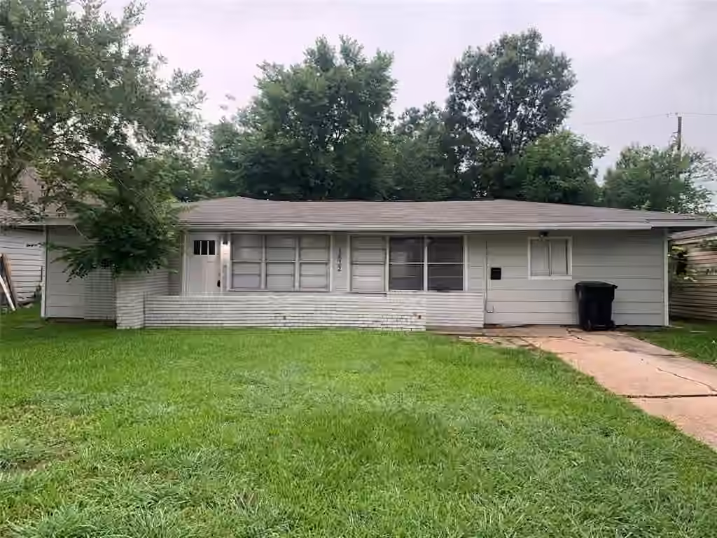 Photo of 5822 Glenhurst Drive, Houston, TX 77033
