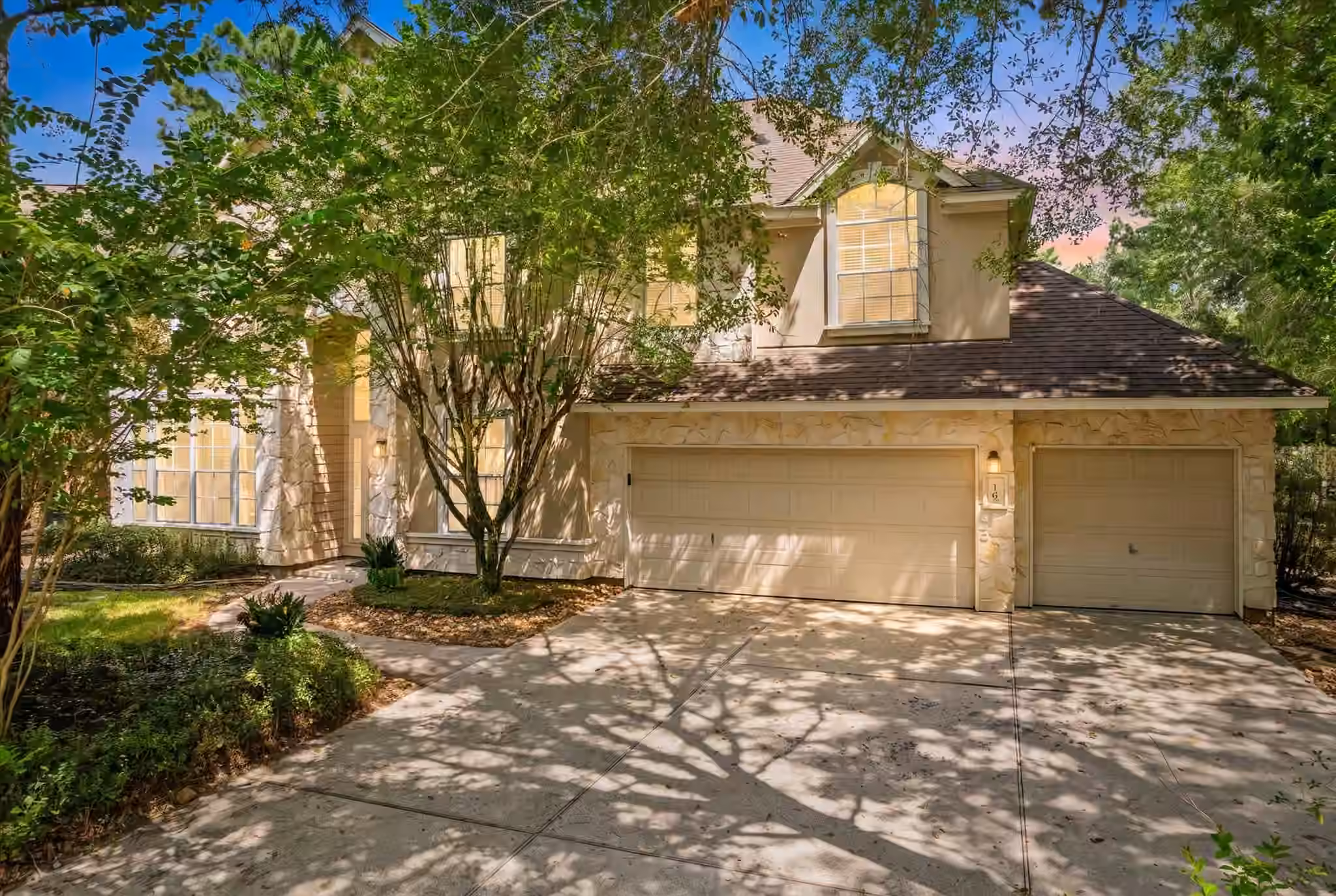Photo 2 of 10 Seneca Place, The Woodlands, TX