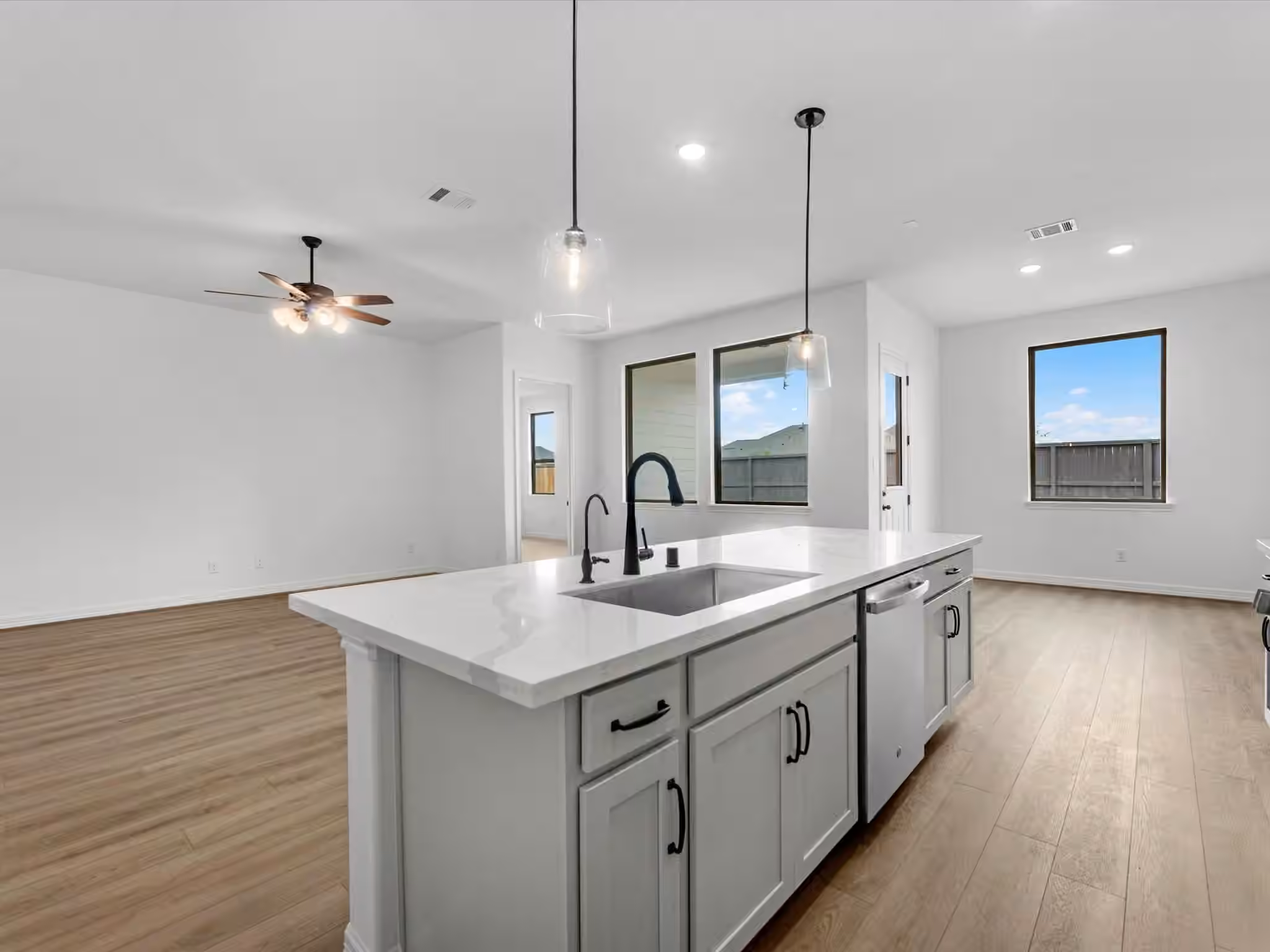Photo 5 of 634 Beautyberry Way, Rosenberg, TX