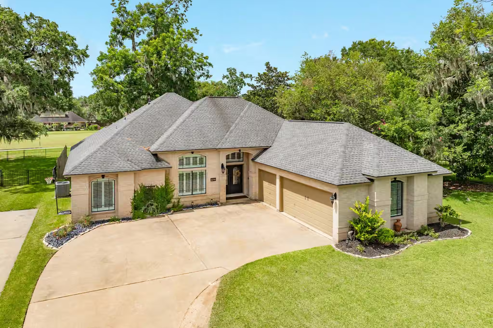 Photo of 2286 Riverside Drive, West Columbia, TX