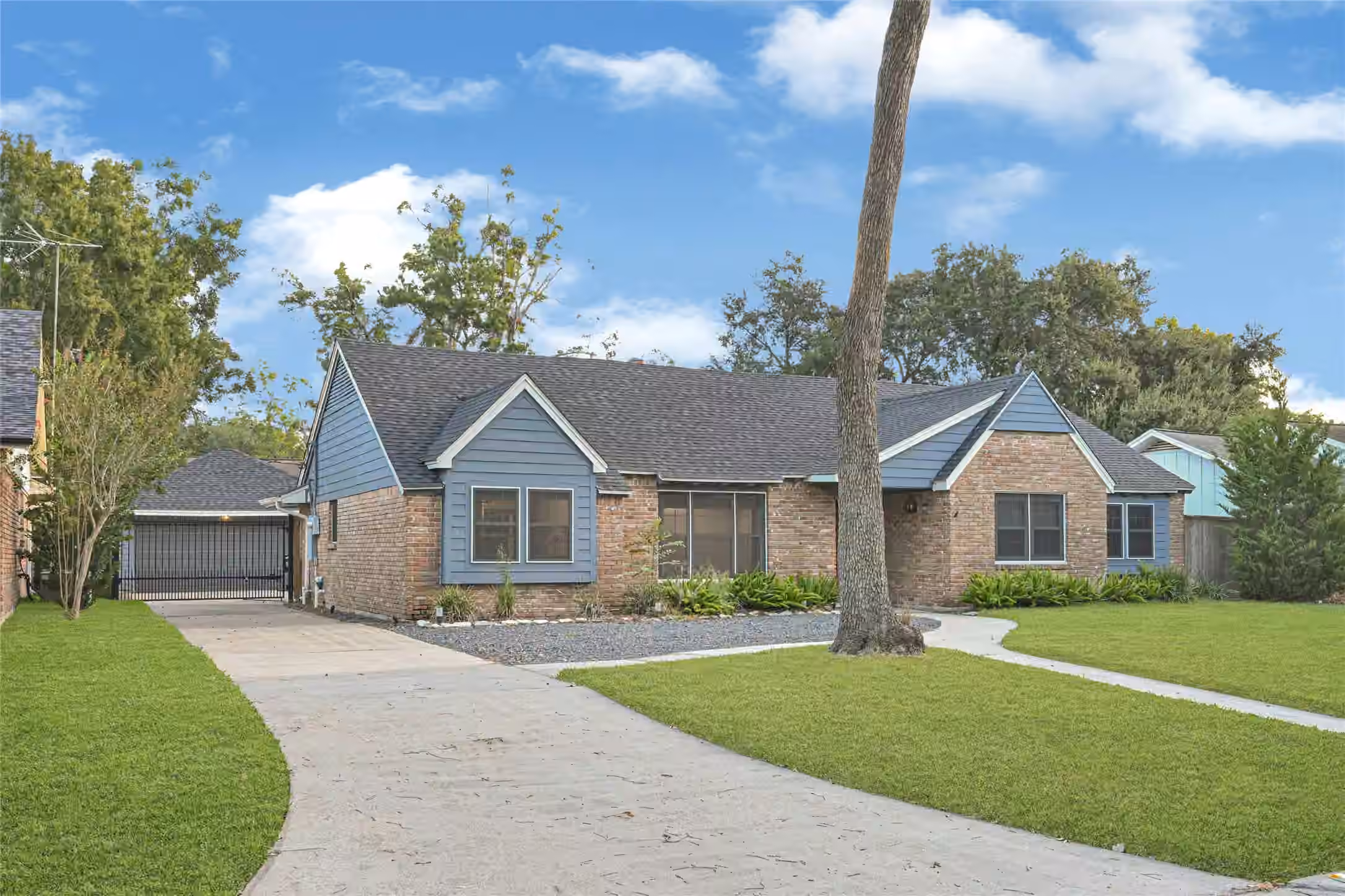 Photo of 226 Driftwood Drive, Seabrook, TX 77586