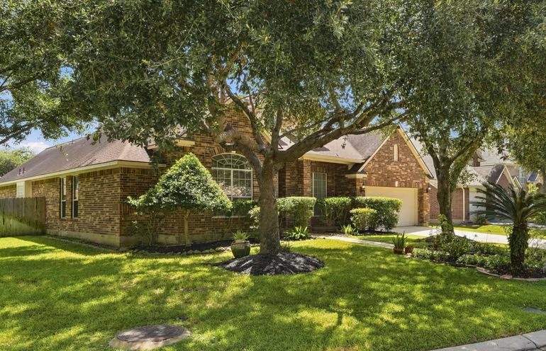 Photo 2 of 6127 Merry Pine Court, Spring, TX