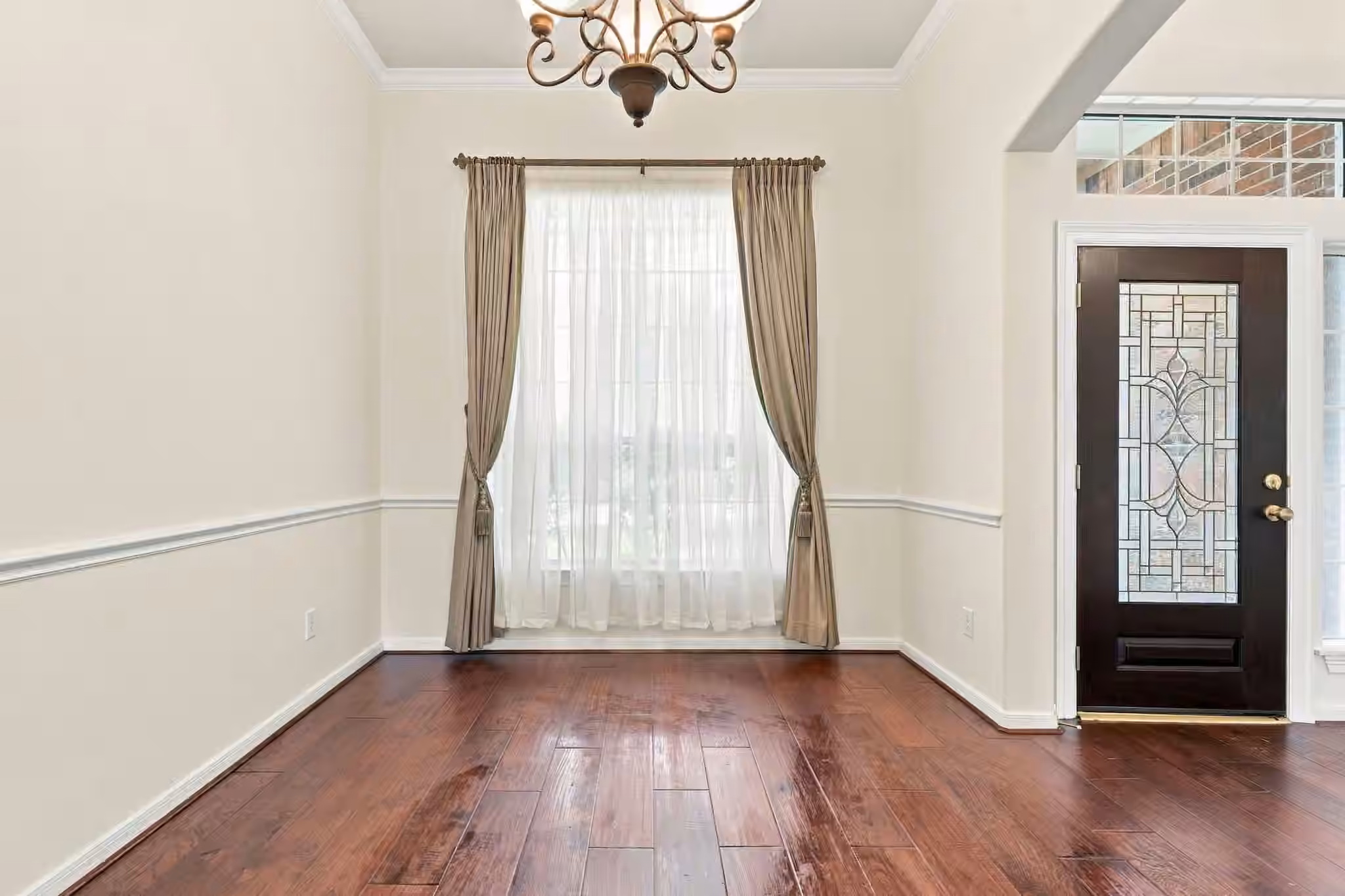 Photo 5 of 6127 Merry Pine Court, Spring, TX
