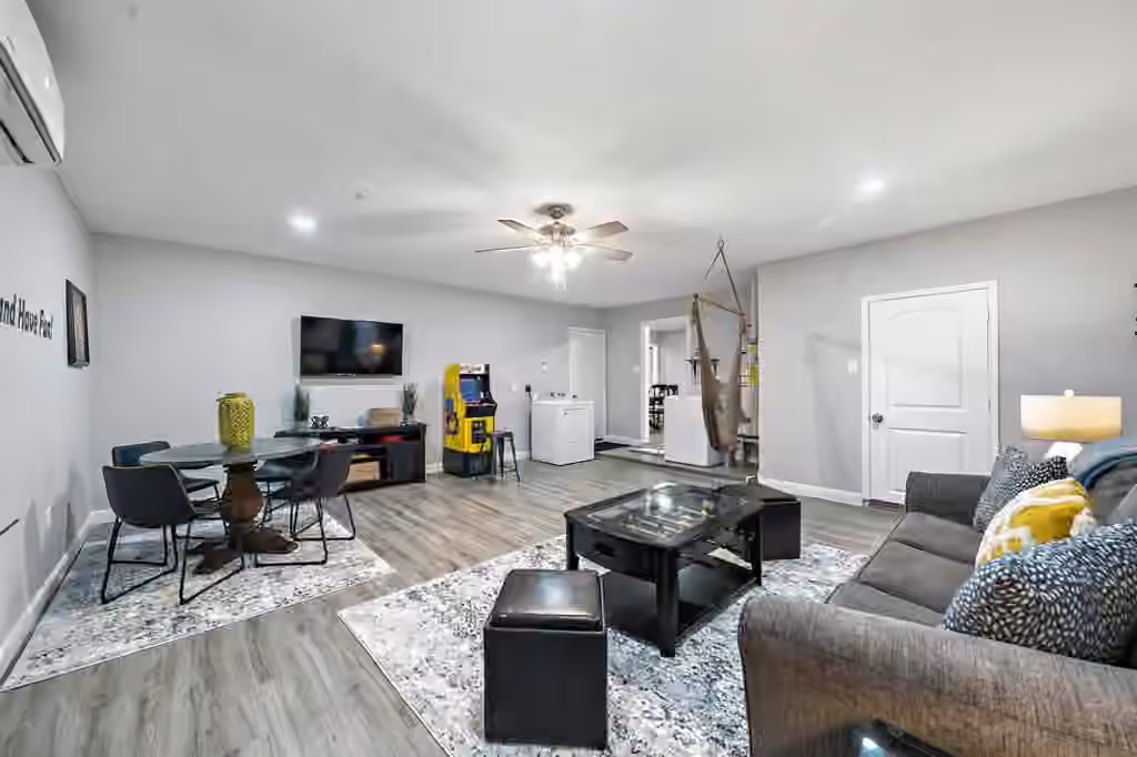 Photo 4 of 905 Ivy Avenue, Deer Park, TX