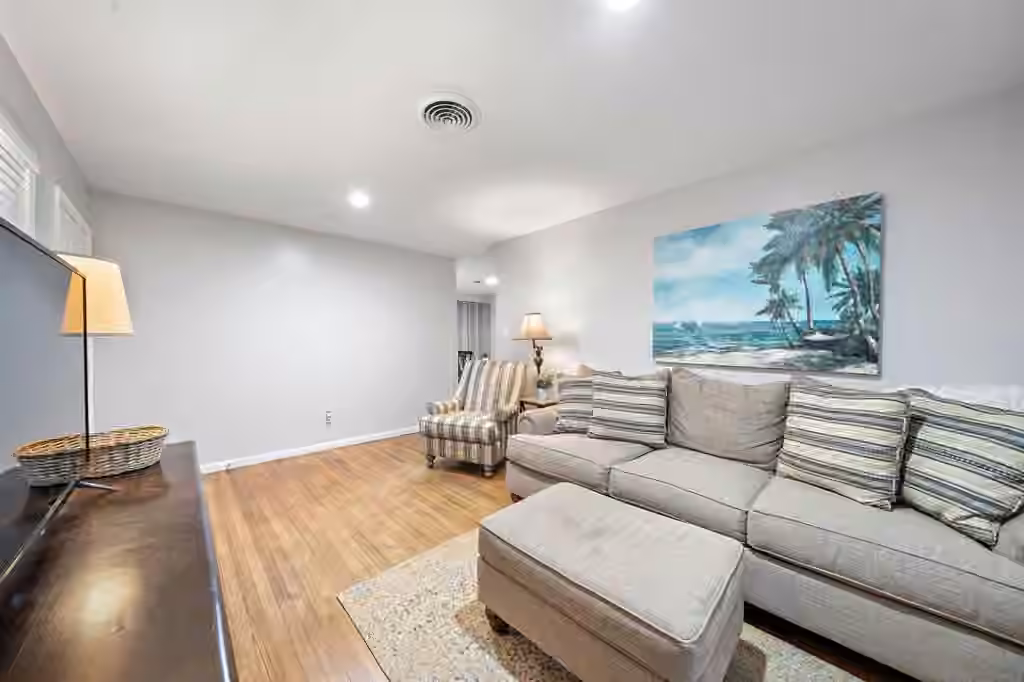 Photo 5 of 905 Ivy Avenue, Deer Park, TX
