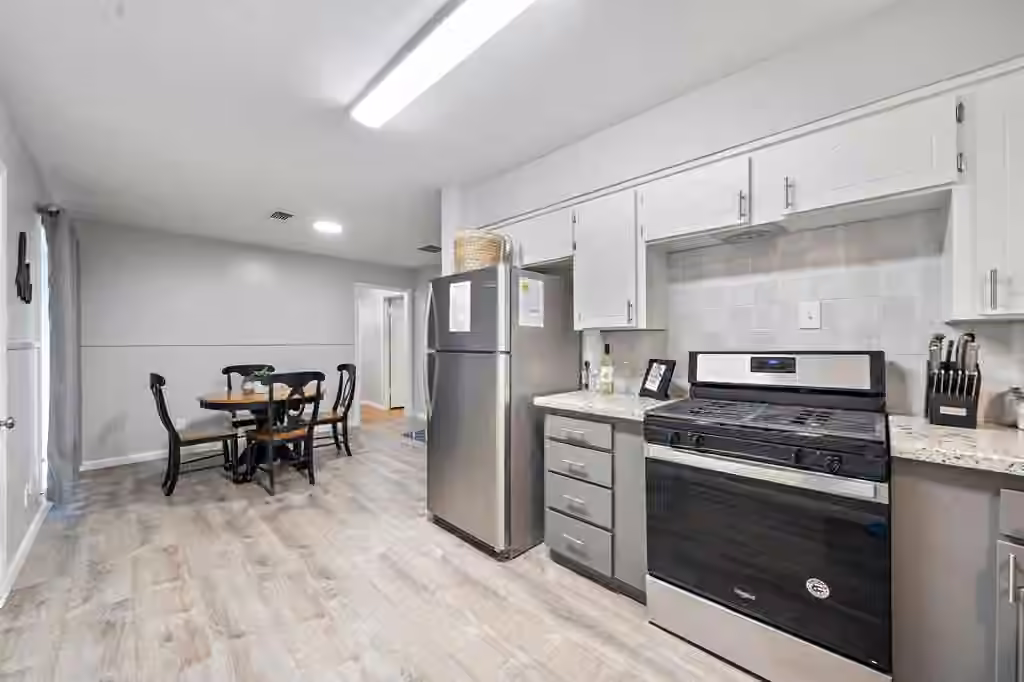 Photo 7 of 905 Ivy Avenue, Deer Park, TX