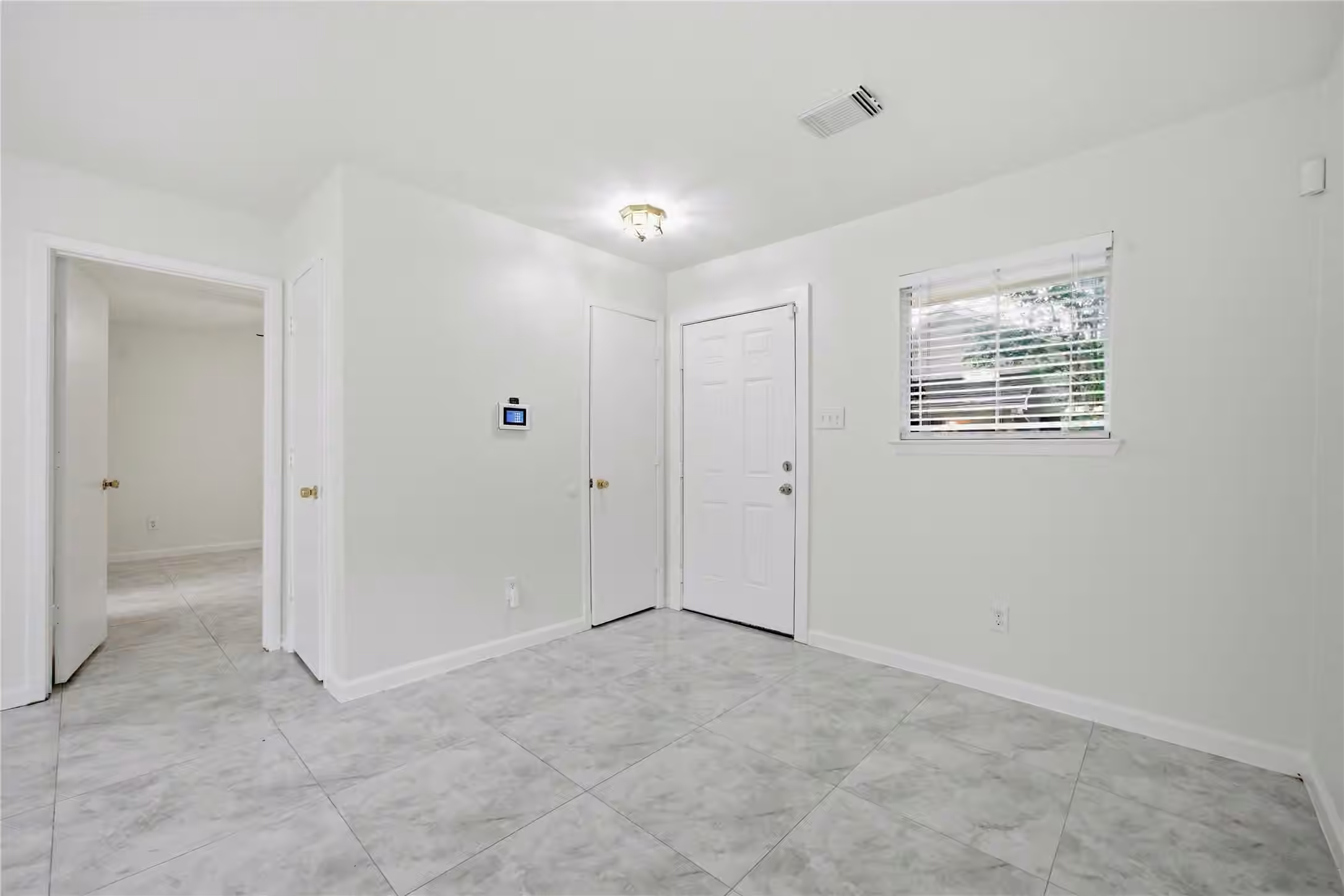 Photo 3 of 26872 Wellington Court, Kingwood, TX