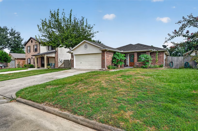 Photo 2 of 2427 Chalet Road, Houston, TX