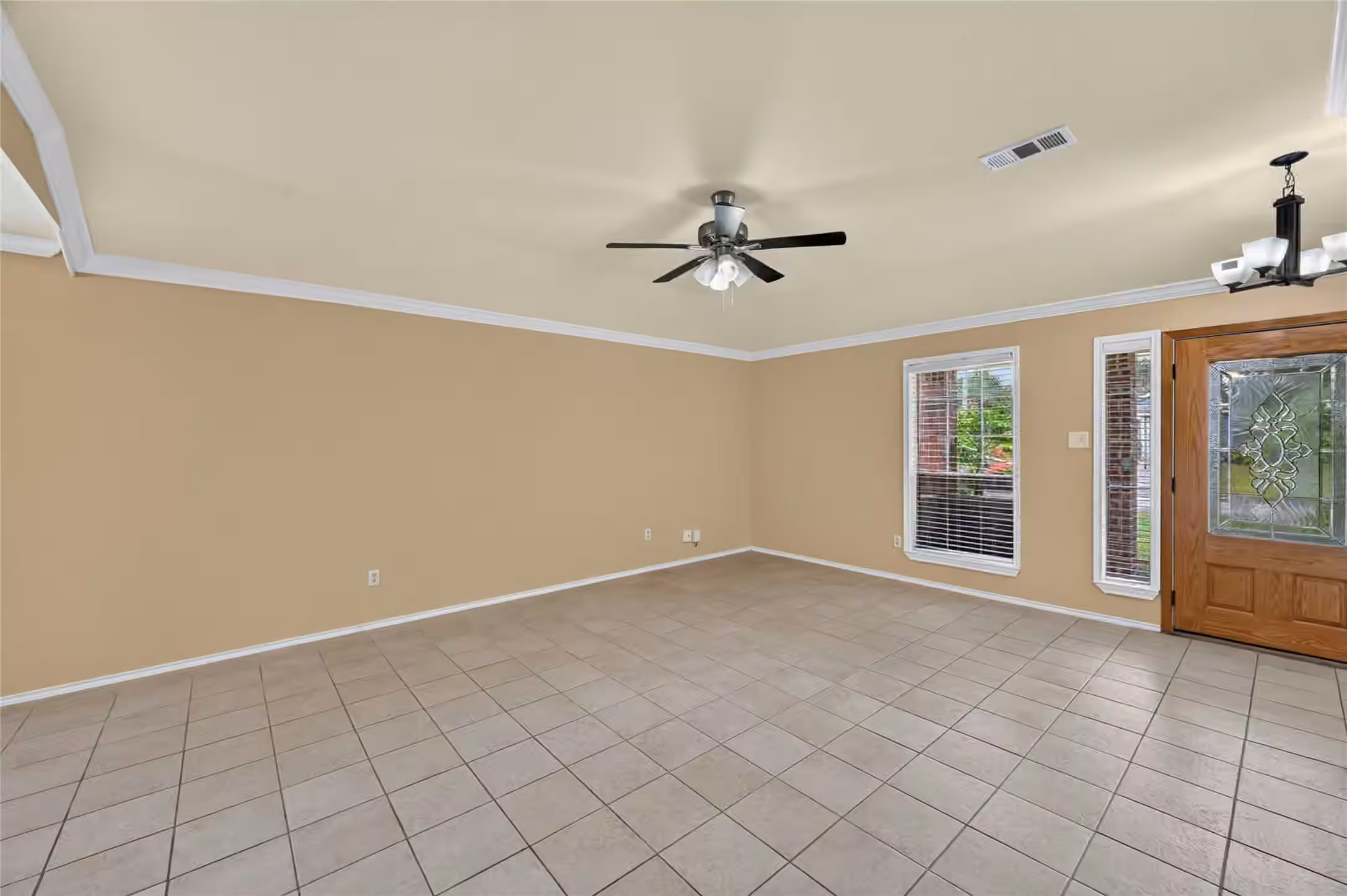 Photo 7 of 2427 Chalet Road, Houston, TX