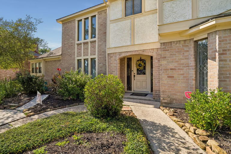 Photo 4 of 7611 Heritage Pines Drive, Humble, TX