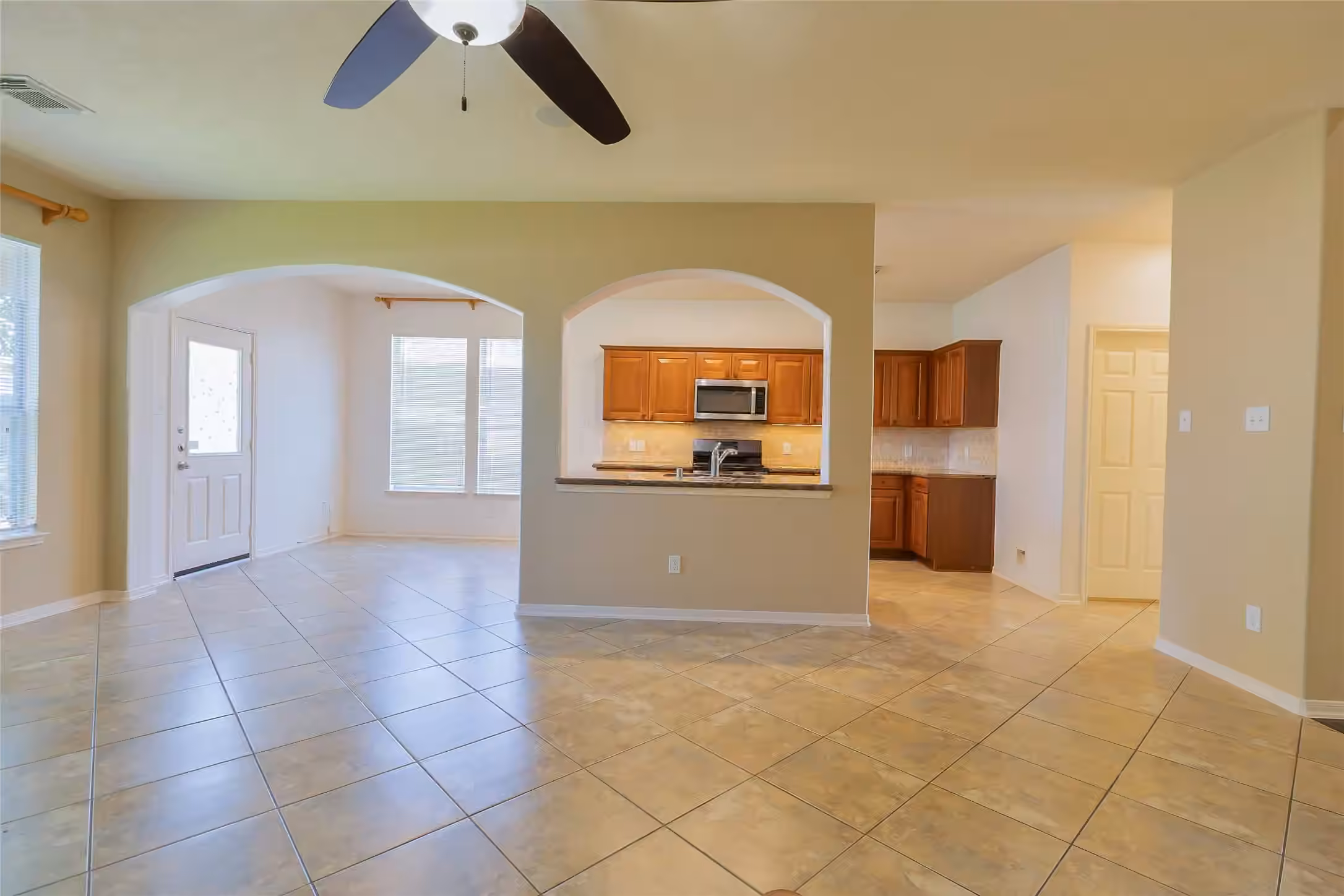 Photo 4 of 2843 Lakecrest Forest Drive, Katy, TX