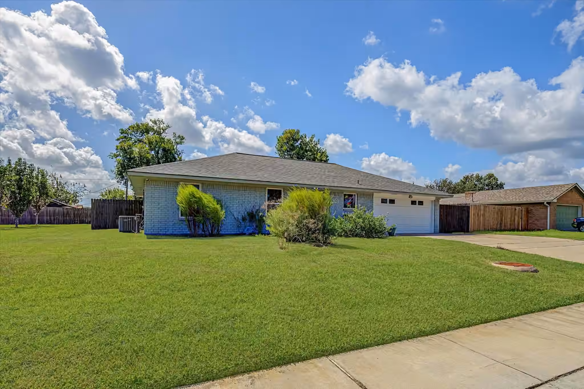 Photo 3 of 203 Hickory Street, Lake Jackson, TX