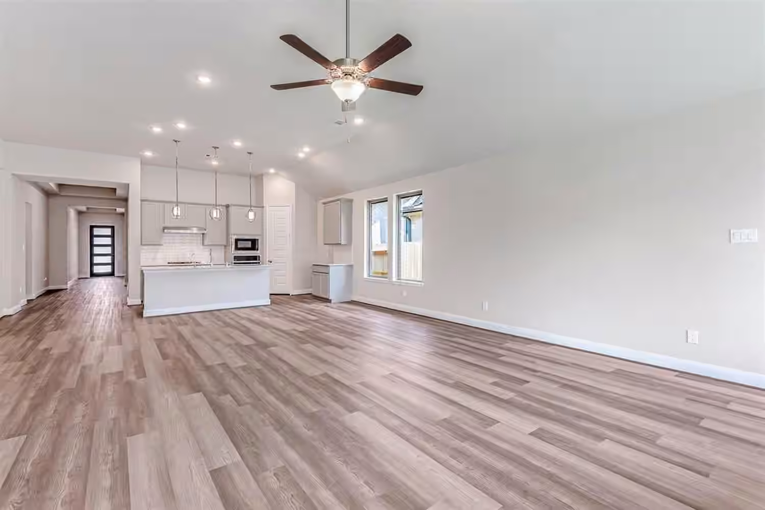 Photo 3 of 9225 Grand Jubilee Drive, Montgomery, TX