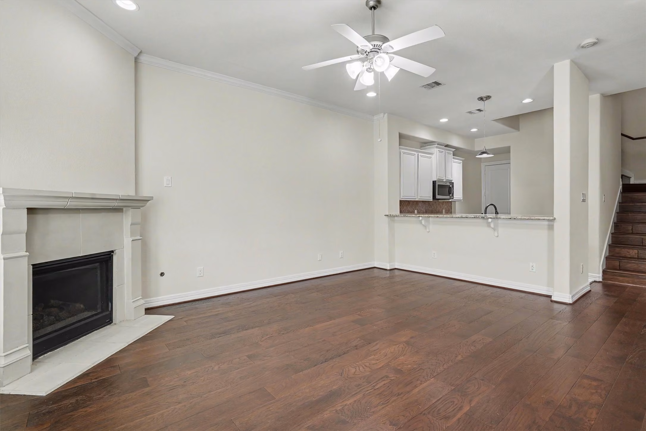 Photo 5 of 24 Tassia Lane, Houston, TX