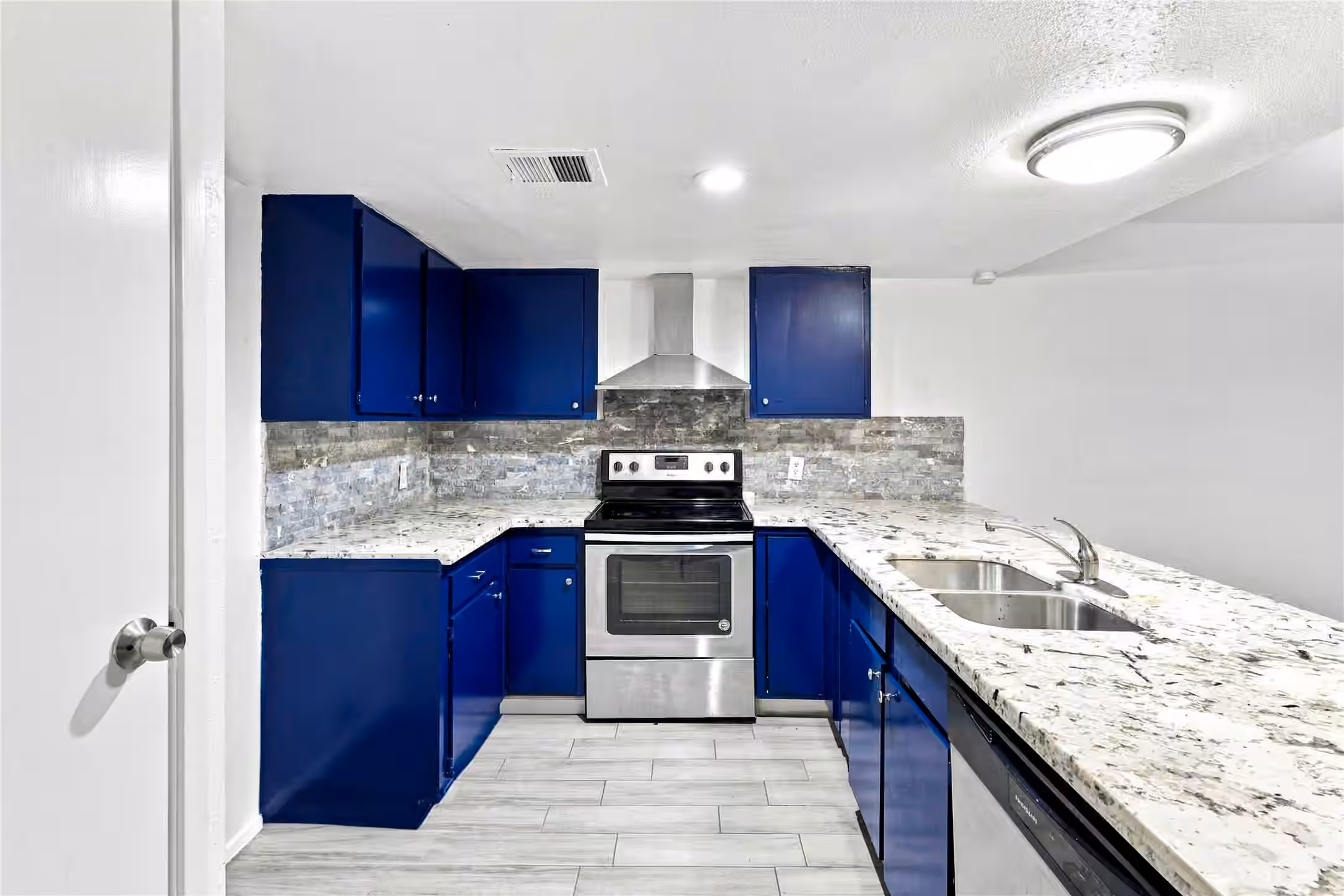 Photo 4 of 12203 Wild Pine Drive B, Houston, TX