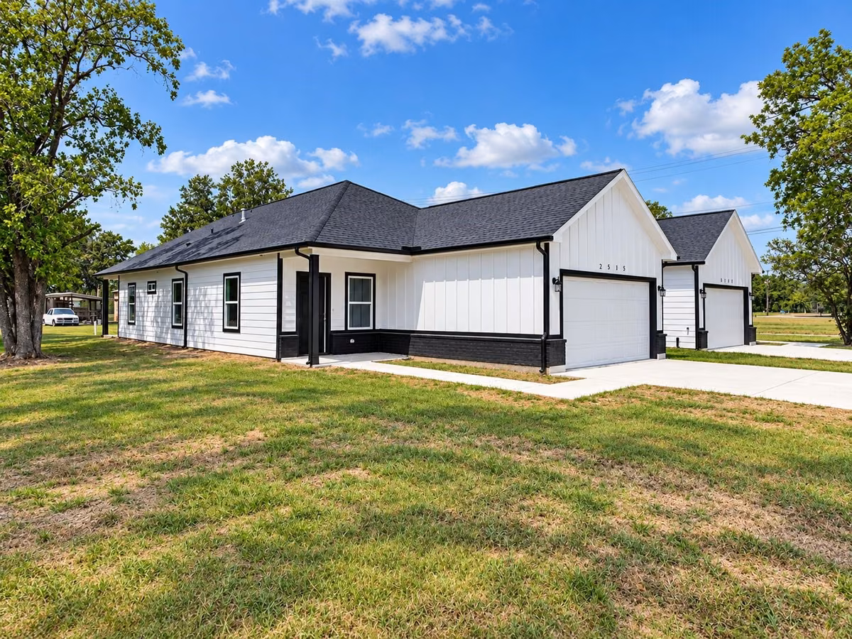 Photo of 2515 11th Street, Hempstead, TX 77445