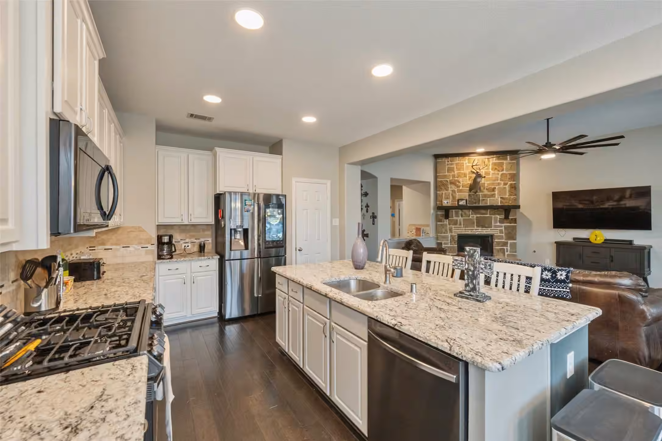Photo 3 of 8109 Threadtail Street, Conroe, TX