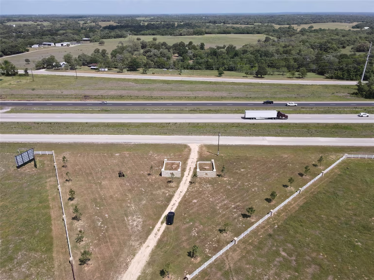 Photo 6 of 2512 Interstate 10, Weimar, TX