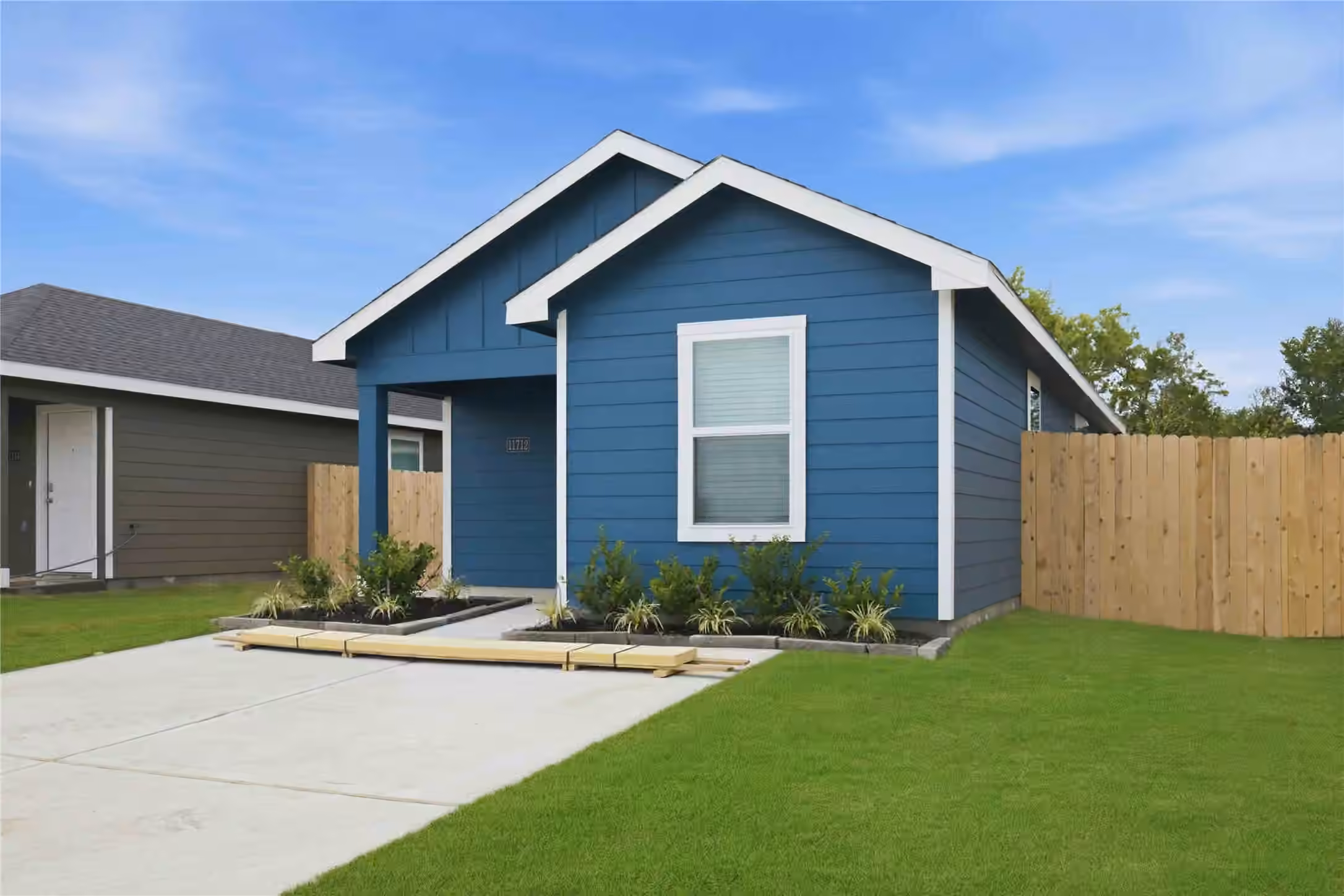 Photo 2 of 6021 Pineapple Street, Houston, TX