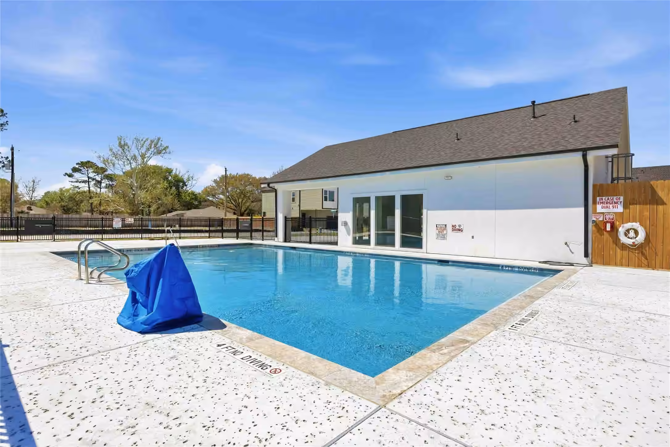 Photo 3 of 7609 Inwood Hills Lane, Houston, TX