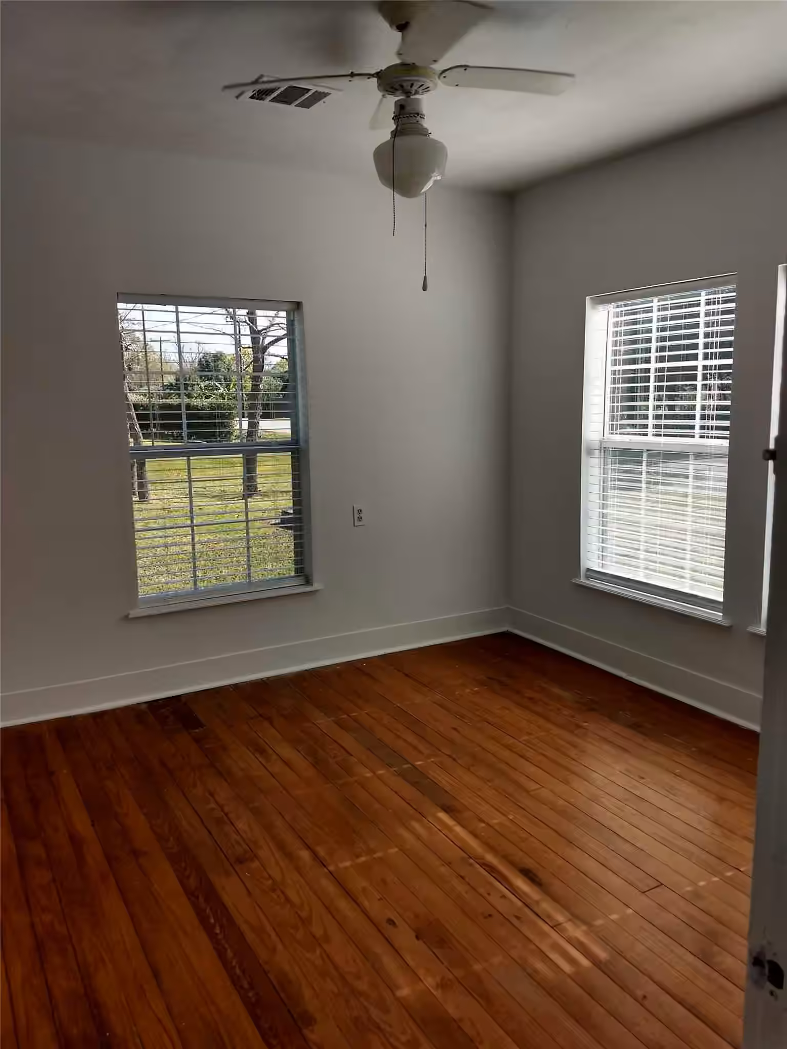 Photo 6 of 414 Avenue E, Highlands, TX