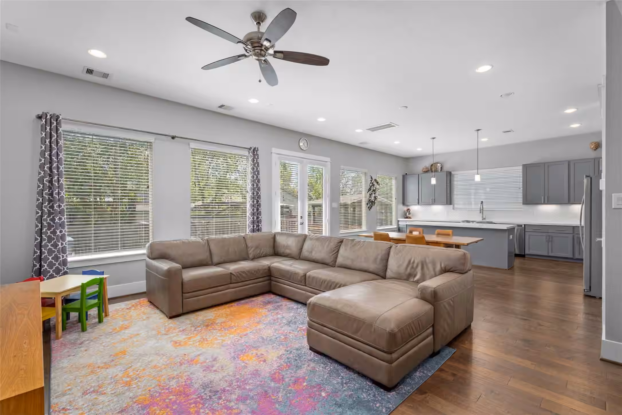 Photo 3 of 427 Yale Oaks Lane, Houston, TX