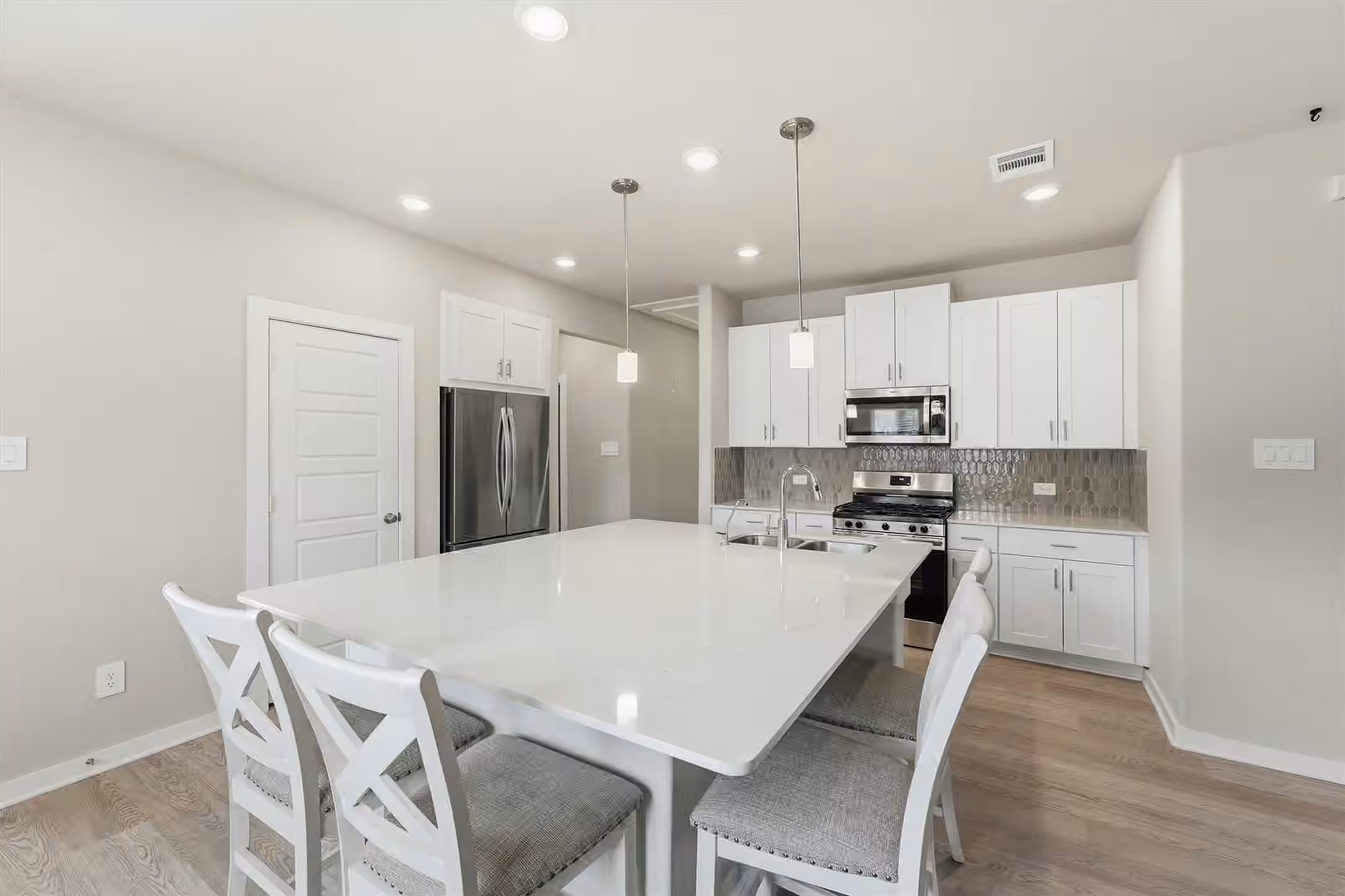 Photo 5 of 6745 Chinapkin Oak Lane, Conroe, TX