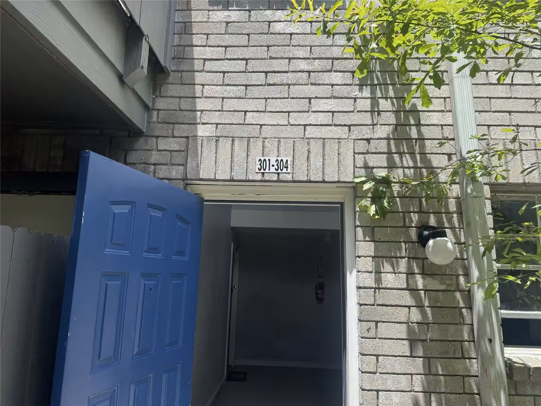 Photo 2 of 9700 Leawood Boulevard 301, Houston, TX